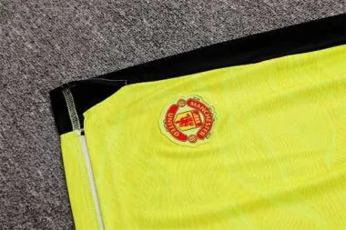 21-22 Manchester United green goalkeeper