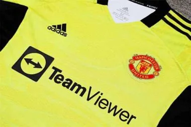 21-22 Manchester United green goalkeeper