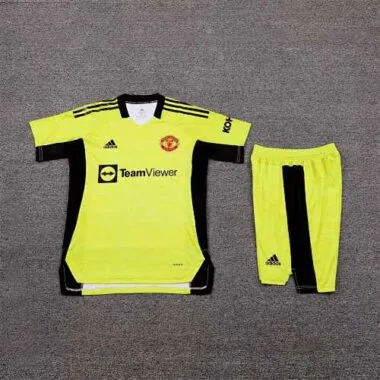 21-22 Manchester United green goalkeeper
