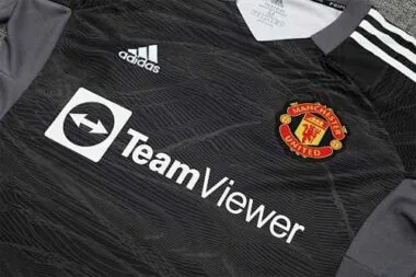 21-22 Manchester United black goalkeeper