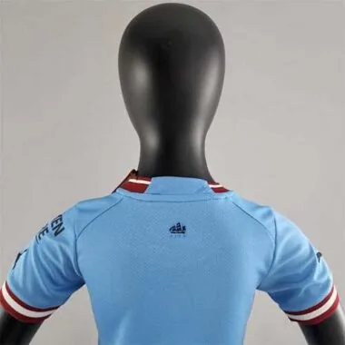 22-23 Manchester City home kids kit