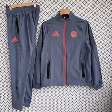 25-26 FC Bayern Windbreaker Jackets With Pants Cheap Football Jersey Wholesale Yupoo