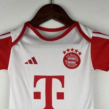 23–24 Bayern München Baby-Heimtrikot, Größe 9–12, bestes Fußballtrikot