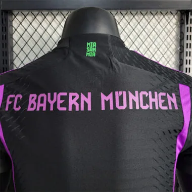 23-24 Bayern Black Special Edition player version