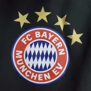 2022/23 Bayern black windbreaker