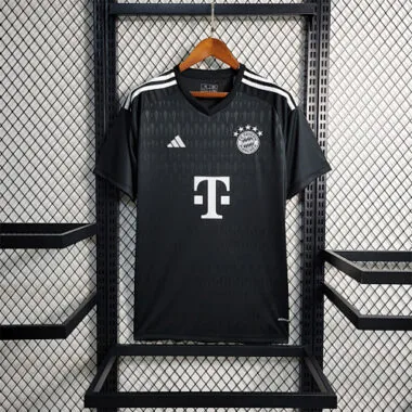 23-24 Bayern black goalkeeper
