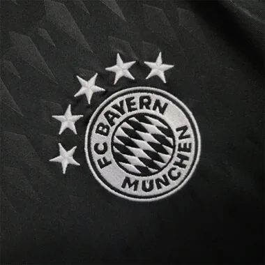 23-24 Bayern black goalkeeper