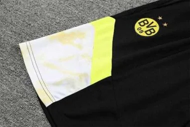 Equipación de entrenamiento del Dortmund 22-23, con chaleco, en blanco y negro