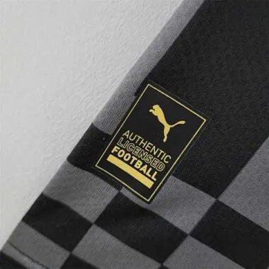 22-23 Dortmund away