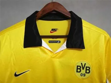 98 Dortmund, camisola amarela de casa