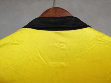 98 Dortmund, camisola amarela de casa