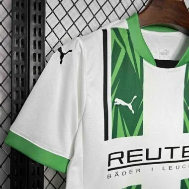 Equipación de fútbol del Borussia Mönchengladbach para partidos en casa, temporadas 24-25
