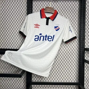 24-25 Club Nacional Home Kit