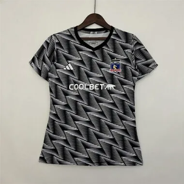 23-24 woman Colo-Colo fourth away