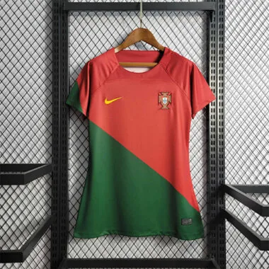 2022 Portugal weoman home