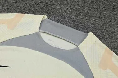 22-23 Tottenham Hotspur training suit short sleeve kit Beige