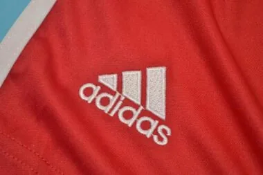 11-12 Pantalones cortos rojos del Real Madrid