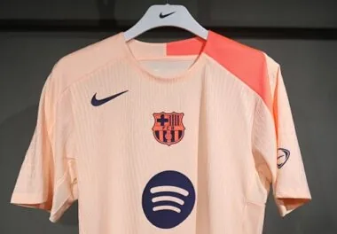 25-26 Player Barcelona Pink Training Kit S-2XL Cheap Football Jersey Wholesale Yupoo