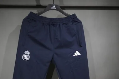 25-26 Real Madrid Hoodie Sweatshirt Tracksuit Cheap Football Jersey Wholesale Yupoo