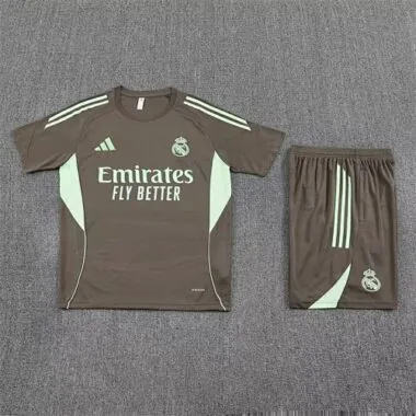 25-26 Real Madrid Training Kits Brown Football Tracksuits Cheap Football Jersey Wholesale Yupoo