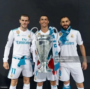 17-18 Retro Player Real Madrid Home Kit Long Sleeve Cheap Football Jersey Wholesale Yupoo