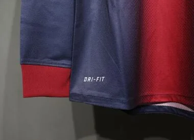 12-13 Retro Player Barcelona Home Kit Long Sleeve Cheap Football Jersey Wholesale Yupoo