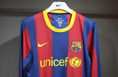 10-11 Retro Player Barcelona Home Kit Long Sleeve Cheap Football Jersey Wholesale Yupoo
