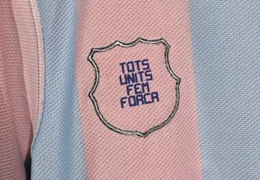 10-11 Retro Player Barcelona Home Kit Long Sleeve Cheap Football Jersey Wholesale Yupoo