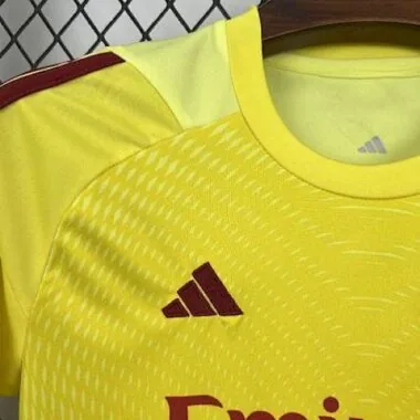 2025/26 Real Madrid jaune gardien kits enfant kits enfant maillot de football photo de l'album 10