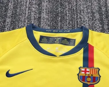 08-09 Retro Kids Barcelona Away Kit