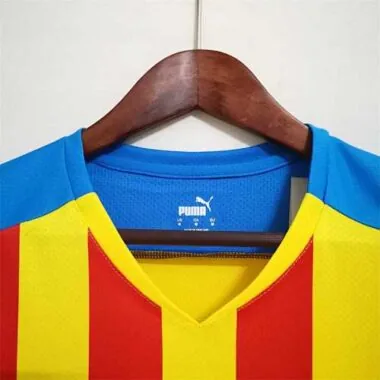 22-23 Valencia third away