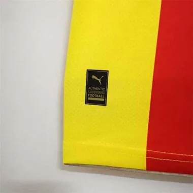 22-23 Valencia third away