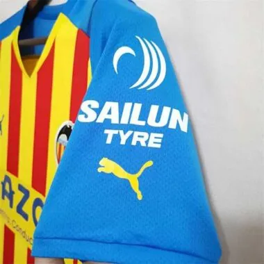 22-23 Valencia third away
