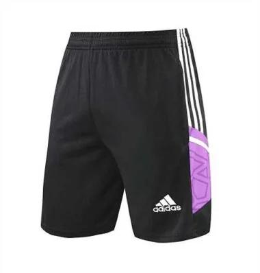 Equipación de entrenamiento del Real Madrid 22-23, color blanco