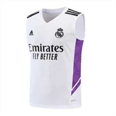 Equipación de entrenamiento del Real Madrid 22-23, color blanco