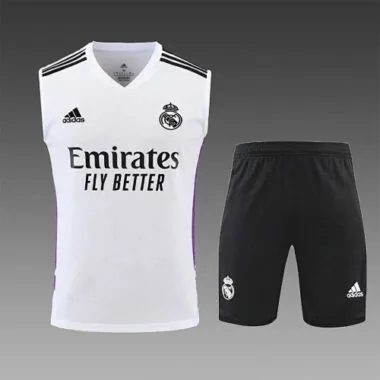 Equipación de entrenamiento del Real Madrid 22-23, color blanco