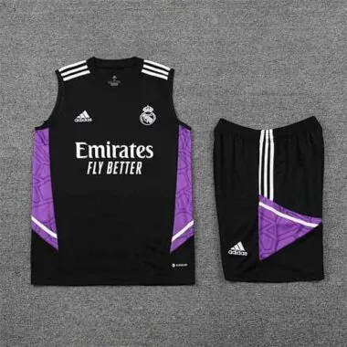 Equipación de entrenamiento del Real Madrid 22-23, chándal negro