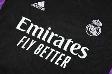 Equipación de entrenamiento del Real Madrid 22-23, chándal negro