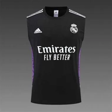Equipación de entrenamiento del Real Madrid 22-23, negra