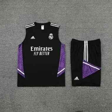 Equipación de entrenamiento del Real Madrid 22-23, negra