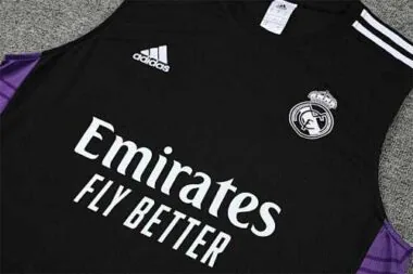 Equipación de entrenamiento del Real Madrid 22-23, negra
