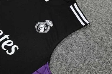 Equipación de entrenamiento del Real Madrid 22-23, negra