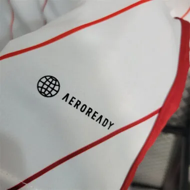 23-24 Internacional away