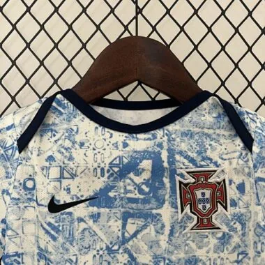 Equipación infantil de Portugal para partidos fuera de casa 2024