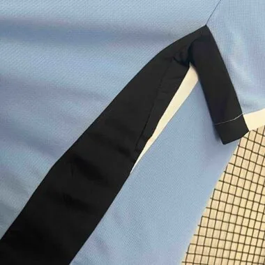 Equipamento de futebol da seleção do Uruguai para 2024 (equipamento de casa)