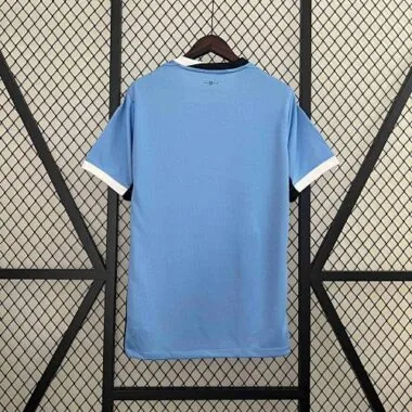 Equipamento de futebol da seleção do Uruguai para 2024 (equipamento de casa)