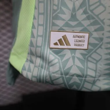 Camisa da seleção do México para jogos fora de casa de 2024 (versão de jogador)