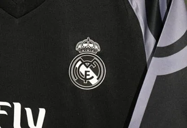 Camiseta de fútbol del Real Madrid, tercera equipación de visitante, estilo retro, temporadas 16-17, a buen precio, venta al por mayor en Yupoo