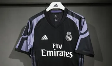 Camiseta de fútbol del Real Madrid, tercera equipación de visitante, estilo retro, temporadas 16-17, a buen precio, venta al por mayor en Yupoo