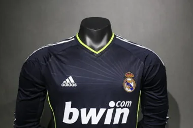 10-11 Retro Player Real Madrid Away Kit Long Sleeve Cheap Football Jersey Wholesale Yupoo